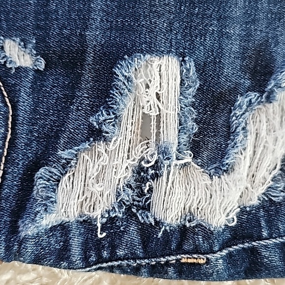 American Eagle Outfitters Women's Jean Shorts Size 4 Hi Rise Shortie Distressed - Picture 5 of 16